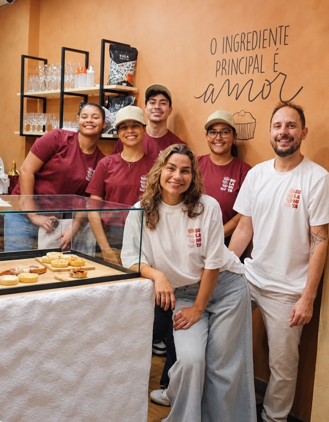 Equipe da Sulamita reunida na confeitaria